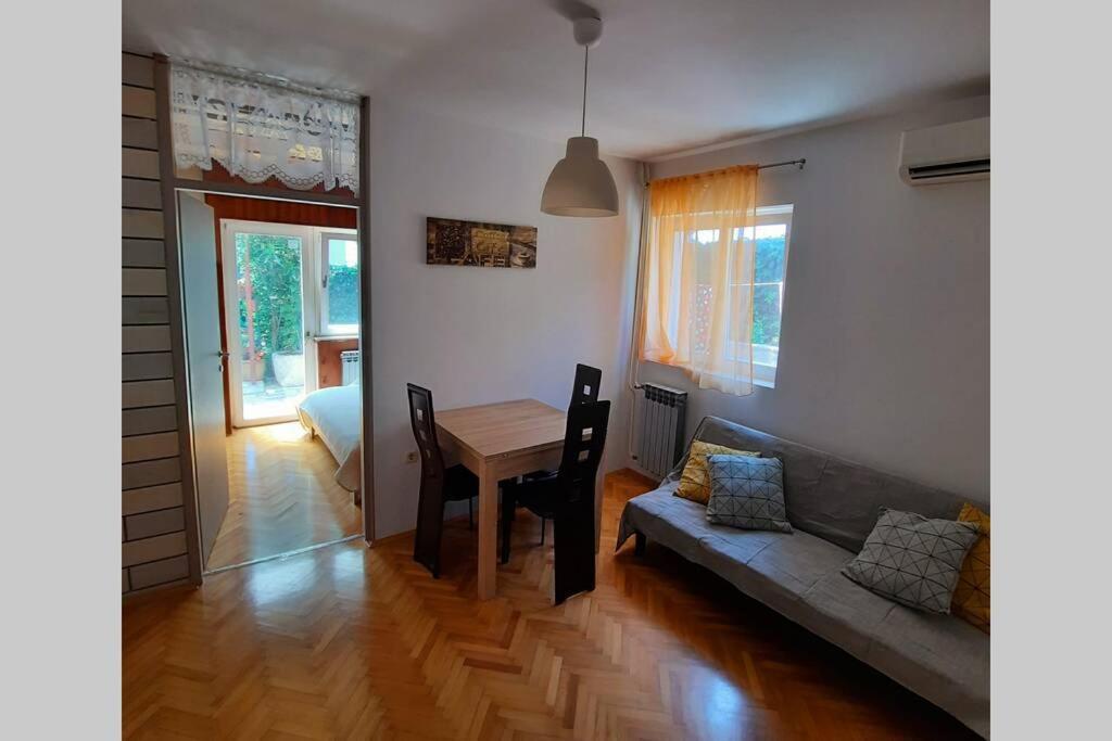 Cozy Apartment Alma, Two Steps From The Sea Medulin Extérieur photo